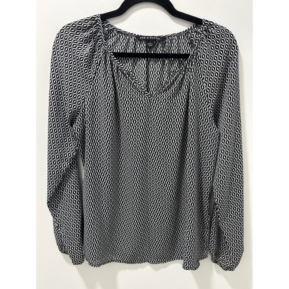 Zac & Rachel Womens Small Black White Geometric Wavy Print V-Neck Blouse Top